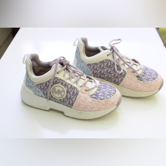 Michael Kors Shoes - Michael Kors Sylvia sneakers